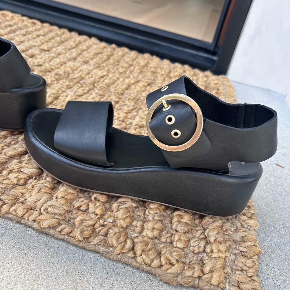 Beek SWAN platform Sandle.